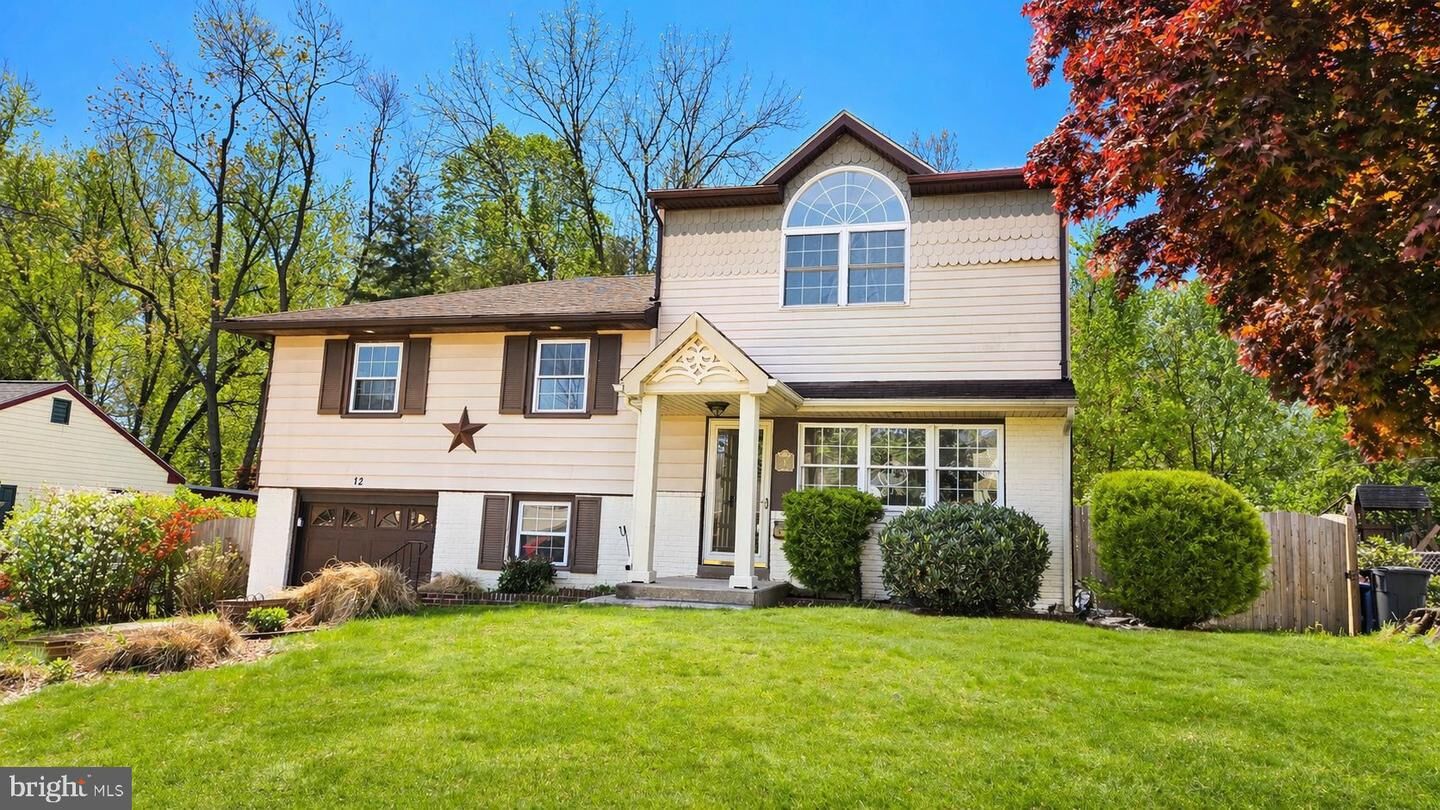 Property Photo:  12 Cheshire Circle  PA 19008 