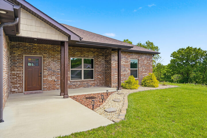 Property Photo:  951 Cochise Dr  MO 65043 