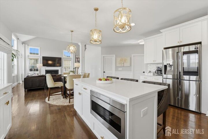 Property Photo:  23 Claridge Lane  NJ 08822 