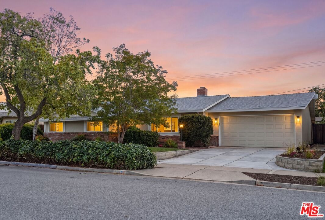 Property Photo:  139 Devia Dr  CA 91320 