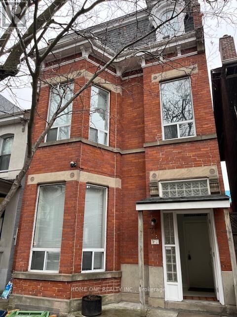 Property Photo:  31 D'Arcy Street 302  ON M5T 1J8 