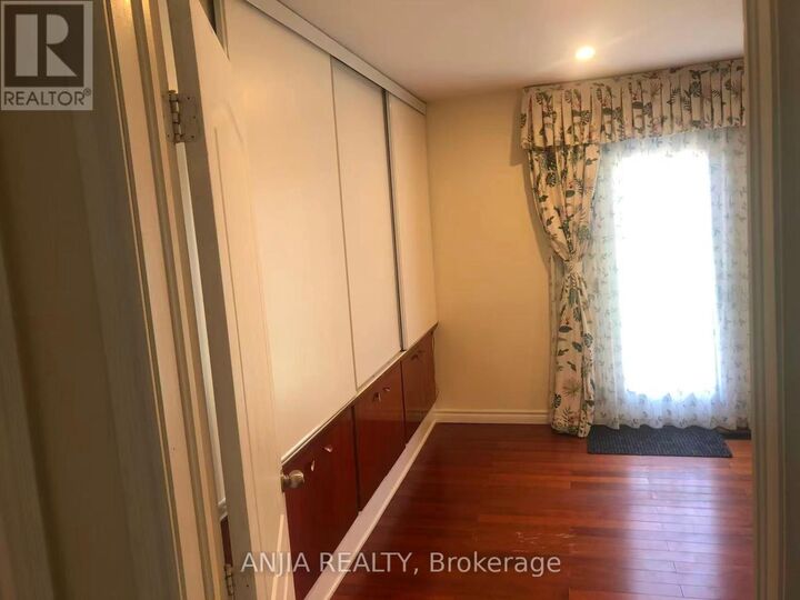 Property Photo:  20 Colinayre Cres Crescent  ON M1T 3A9 