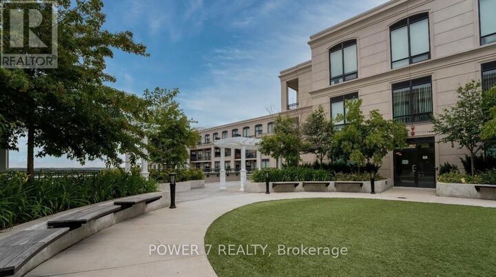 Property Photo:  268 Buchanan Drive 633W  ON L3R 8G9 