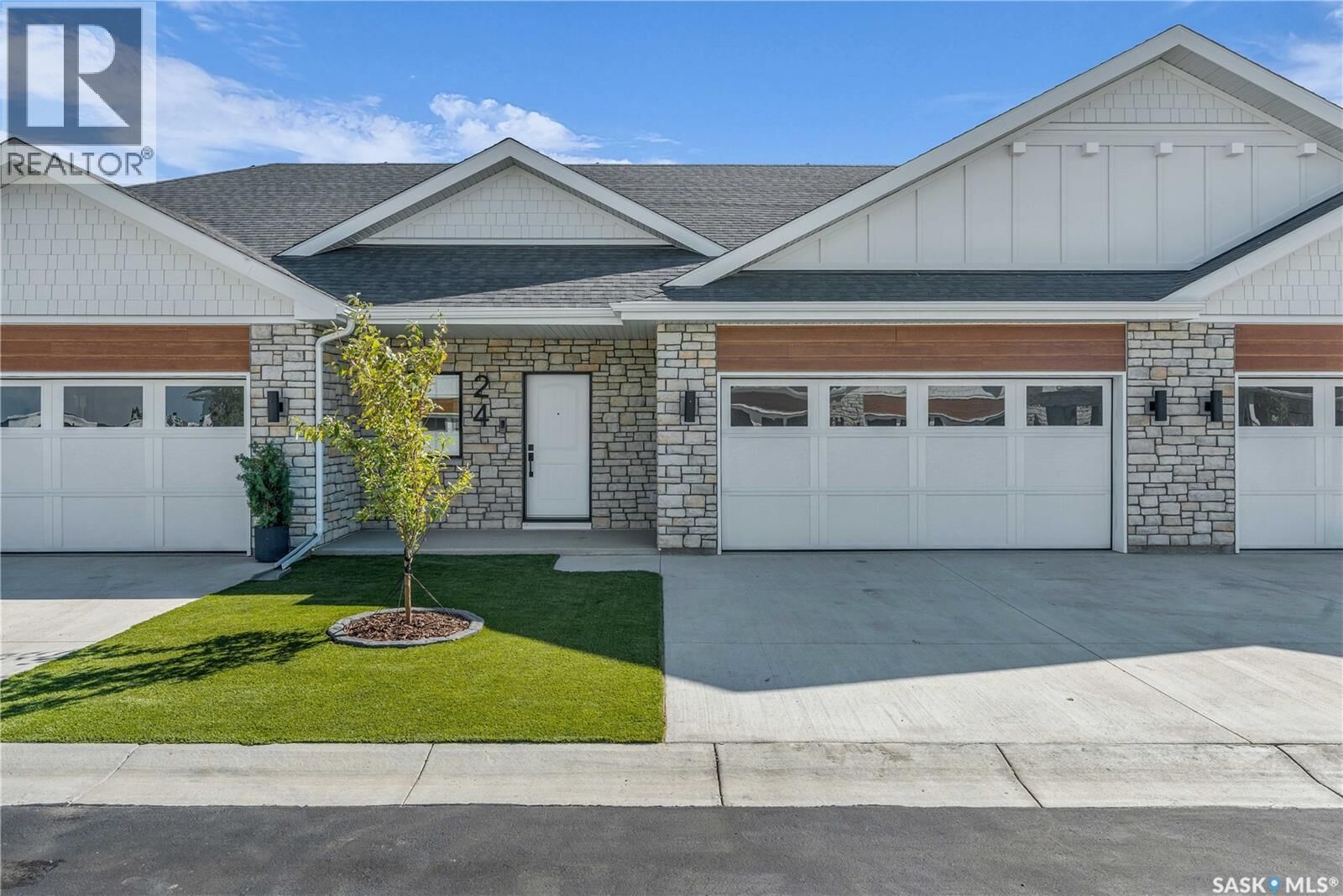 Property Photo:  10 720 Brighton Boulevard  SK S7V 1X1 