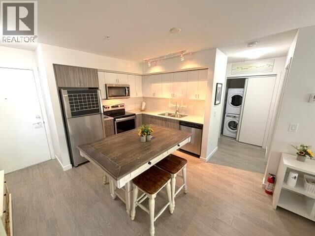 Property Photo:  725 Academy Way 211  BC V1V 0B4 