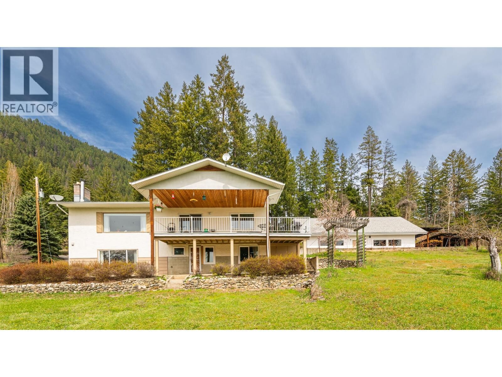 Photo de la propriété:  5660 Cory Road  BC V0B 2N1 