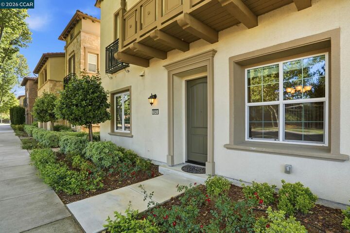 Property Photo: 5043 Ivyleaf Springs Rd CA 94582