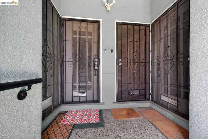 Property Photo:  594 55th St  CA 94609 