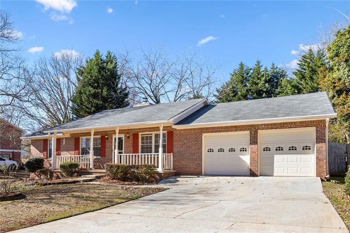 Property Photo:  2805 SE Bridle Path  GA 30094 