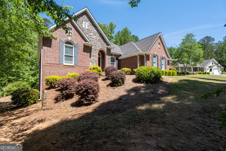 Property Photo: 303 Canter Way GA 30188