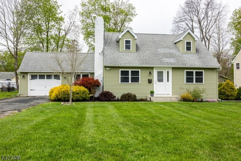 Property Photo:  30 Signal Hill Trl  NJ 07871 