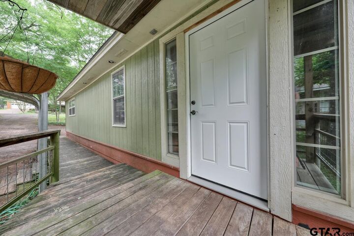 Property Photo:  1505 Tanglewood Dr E  TX 75771 
