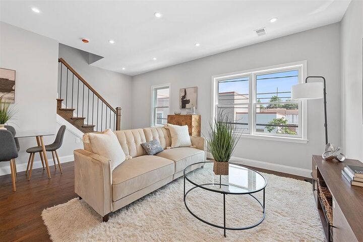Property Photo:  153 Laidlaw Ave 2  NJ 07306 
