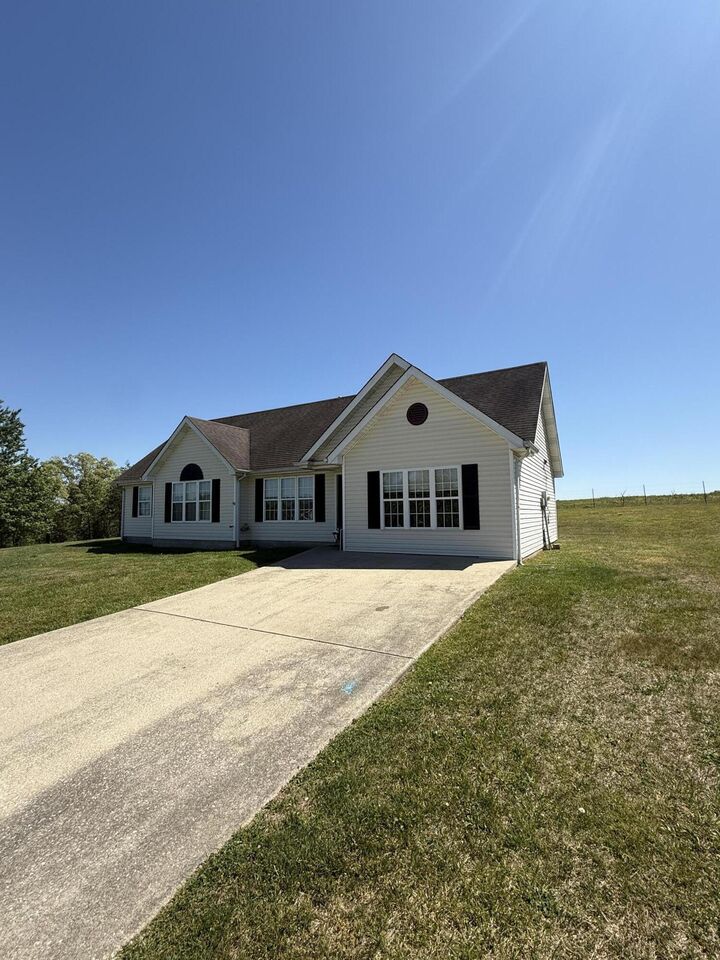 Property Photo:  56 Alder Court  KY 40744 