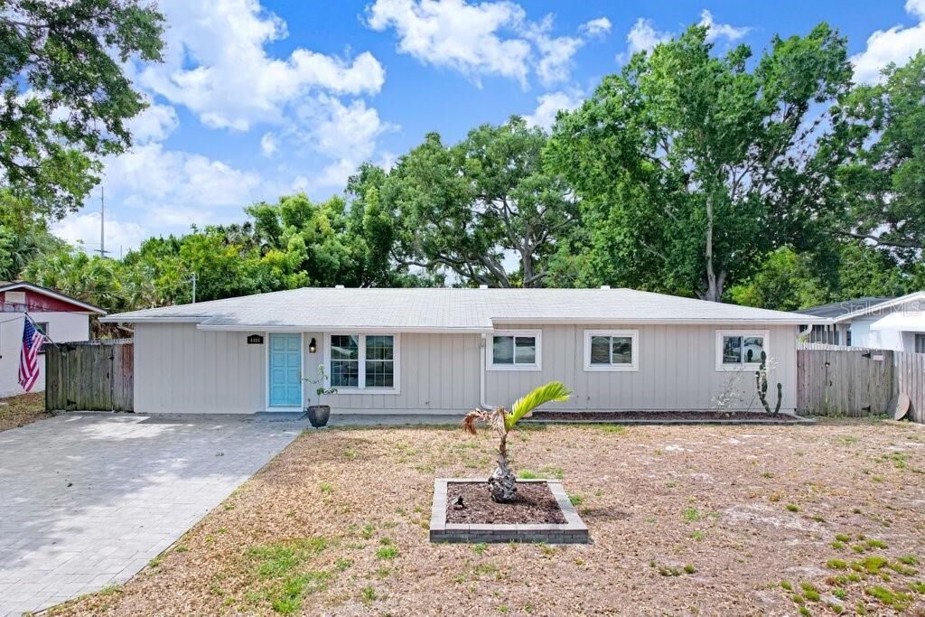 Property Photo:  4404 W Wisconsin Avenue  FL 33616 