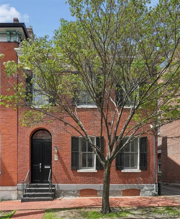 Property Photo:  1845 S 9th Street  MO 63104 