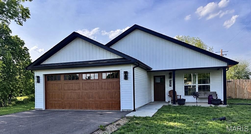 Property Photo:  507 Hawthorne Street  MO 63601 