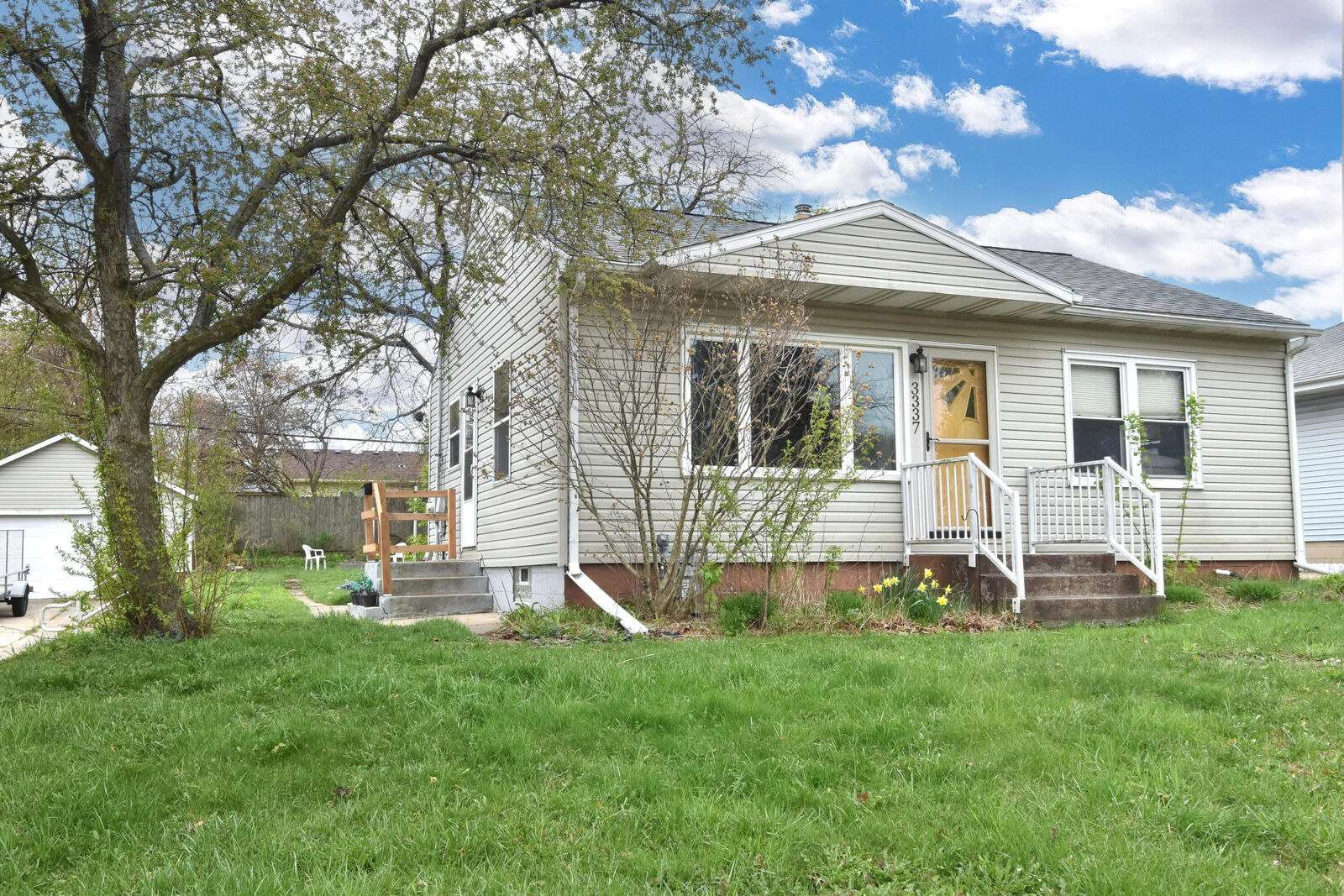 Property Photo: 3337 E Waterford Ave WI 53235
