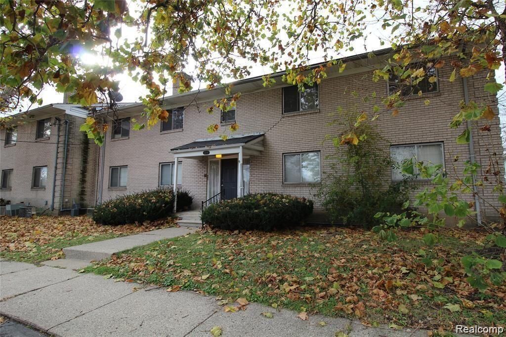 Property Photo:  22140 Dante Street  MI 48237 