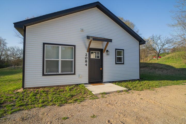 Property Photo:  2084 W Fenwick Road  MI 48834 