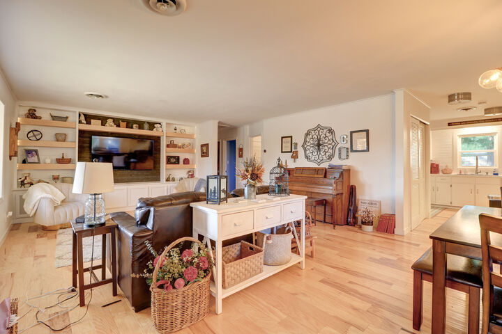 Property Photo:  501 Woodland Drive  IA 52732 