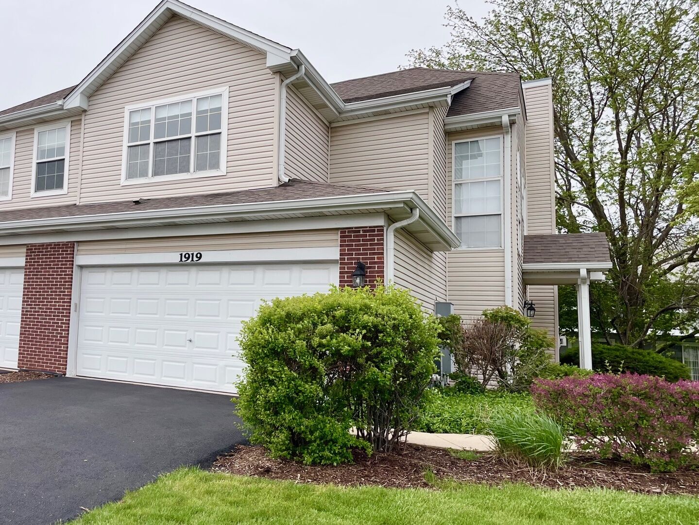Property Photo:  1919 Golden Gate Lane  IL 60563 