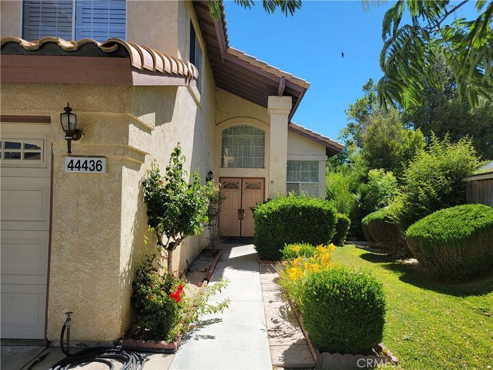 Property Photo:  44436 Shadowcrest Drive  CA 93536 