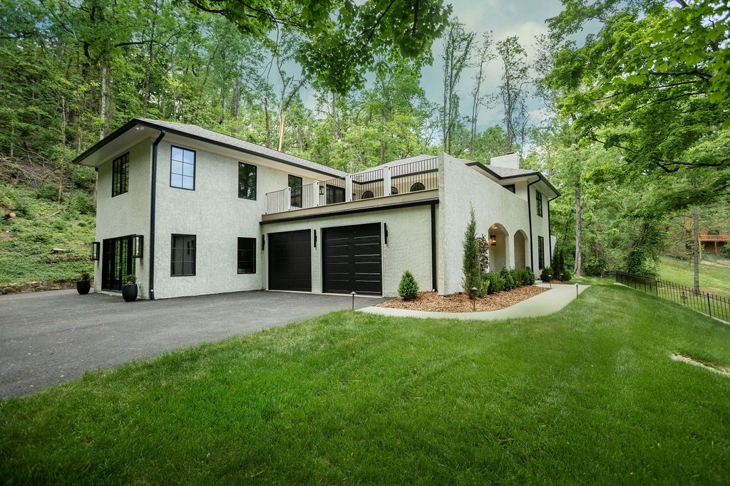 Property Photo:  5332 General Forrest Ct  TN 37215 