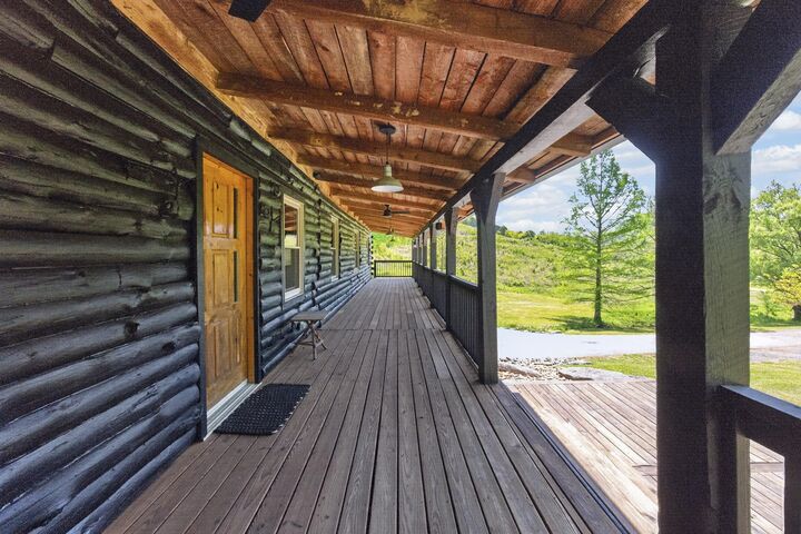 Property Photo: 1370 Dog Branch Rd TN 37057
