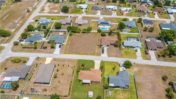 Property Photo:  231 NE 9th Place  FL 33909 