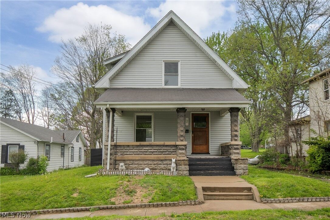 Property Photo:  2 Ohio Avenue NE  OH 44646 