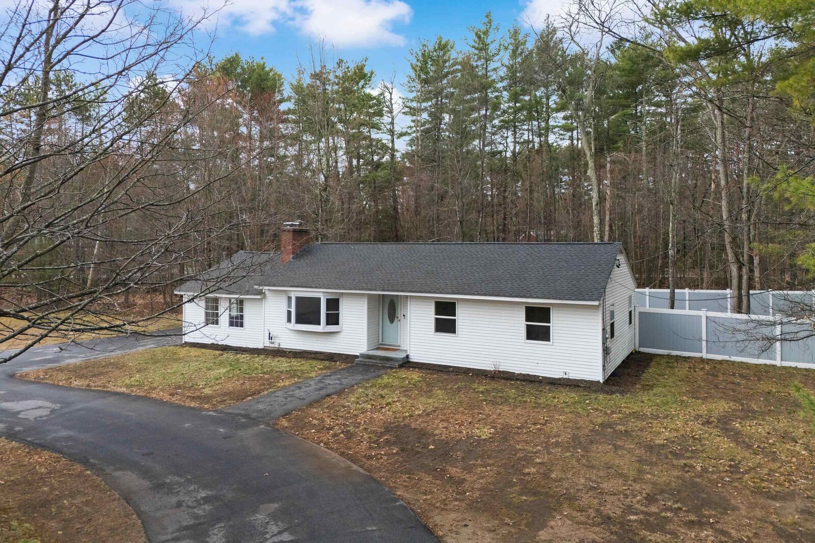 Property Photo:  33 State Route 101A Route  NH 03031 