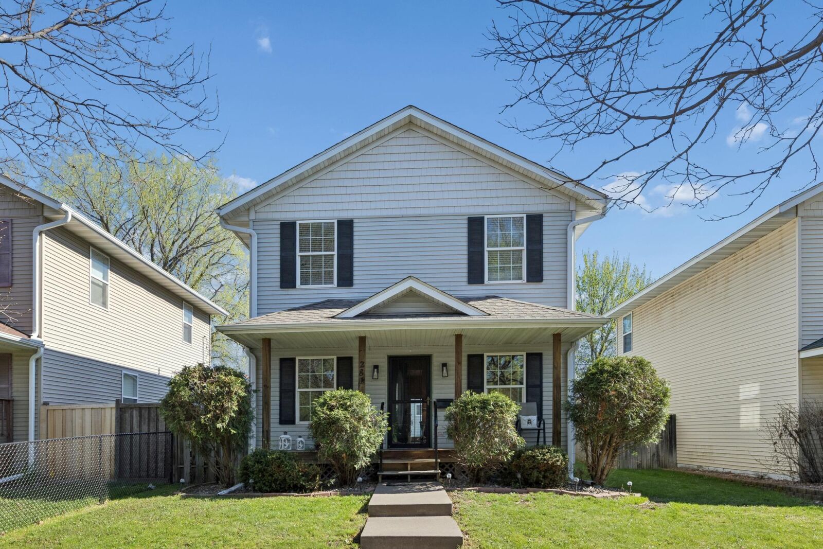 Property Photo:  281 Winifred Street E  MN 55107 