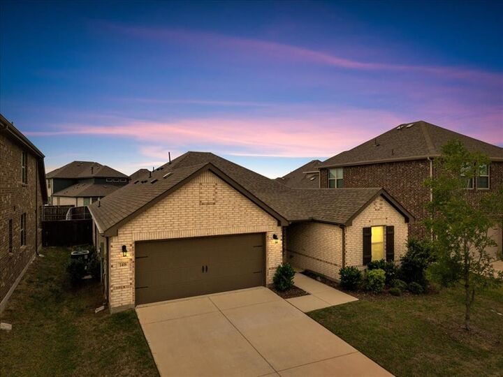 Property Photo:  1408 Crossford Trail  TX 75126 
