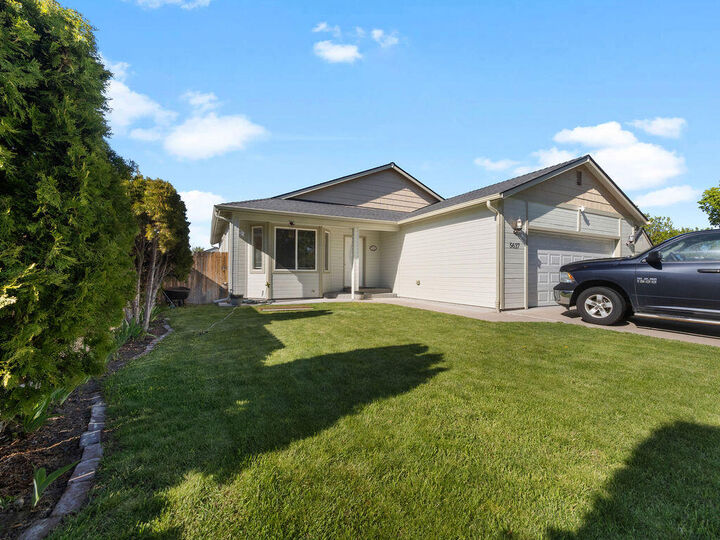 Property Photo:  5637 Mickshelly Circle  OR 97603 