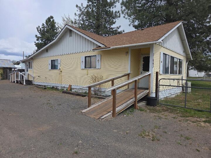 Property Photo:  31663 Highway 70  OR 97623 