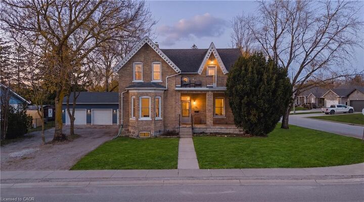 17 Allan Street W — photo 1
