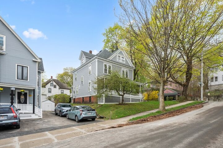 Property Photo:  14 Circuit Ave E  MA 01603 