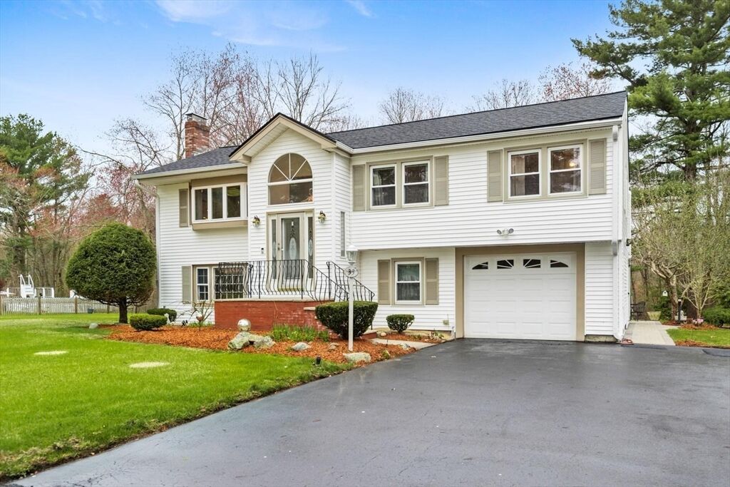 Property Photo: 33 Arlene Ave MA 01887