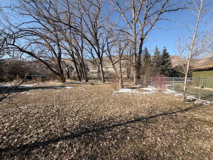 Property Photo: 424 River Drive AB T0J 0Y0