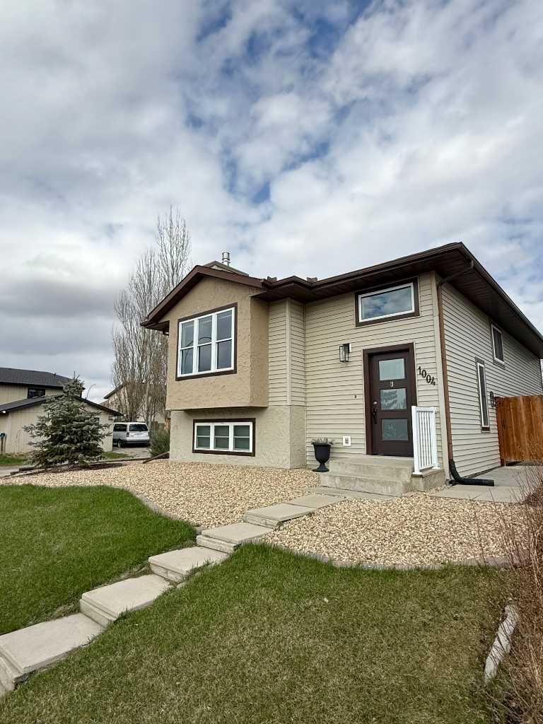 Photo de la propriété:  1004 13 Street SE  AB T1V 1L4 