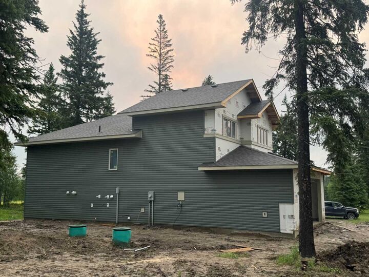 Property Photo: 312 Valley View Drive AB T4T 1A7