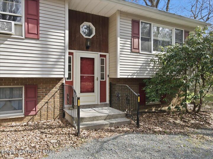 Property Photo:  315 Mountain View View  PA 18229 