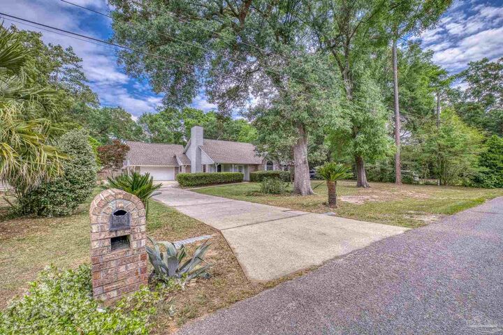 Property Photo: 3166 Benton Blvd FL 32571