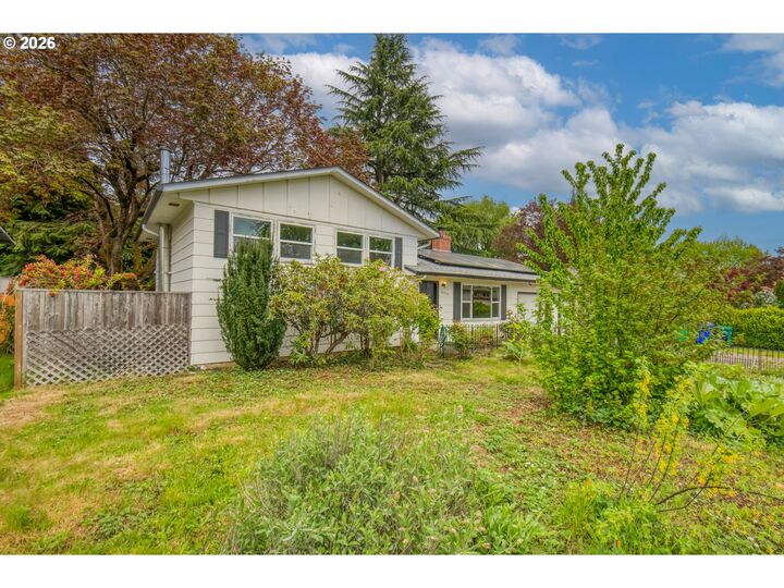 Property Photo:  16315 NE Holladay St  OR 97230 