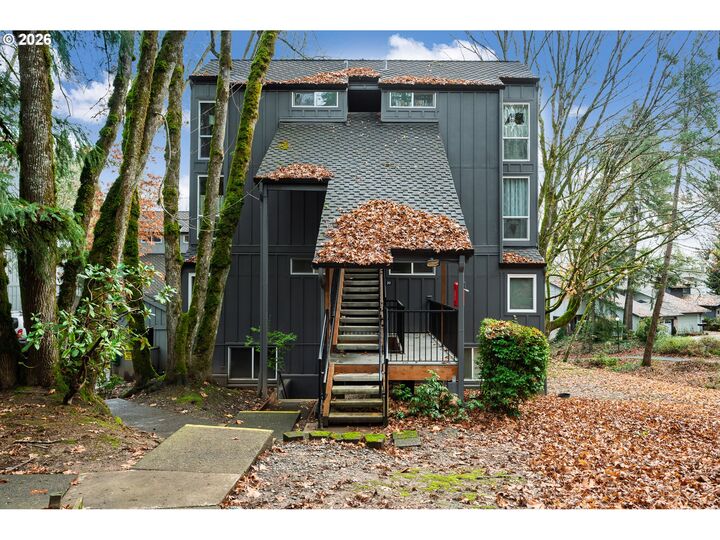 Property Photo:  100 Kerr Pkwy  OR 97035 