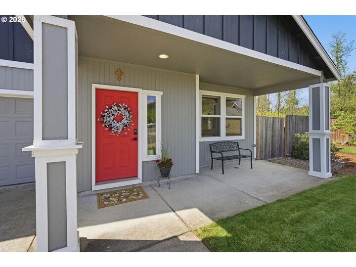 Property Photo:  1798 S 57th Pl  OR 97478 