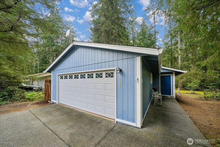 Property Photo:  11222  Country Club Place  WA 98303 