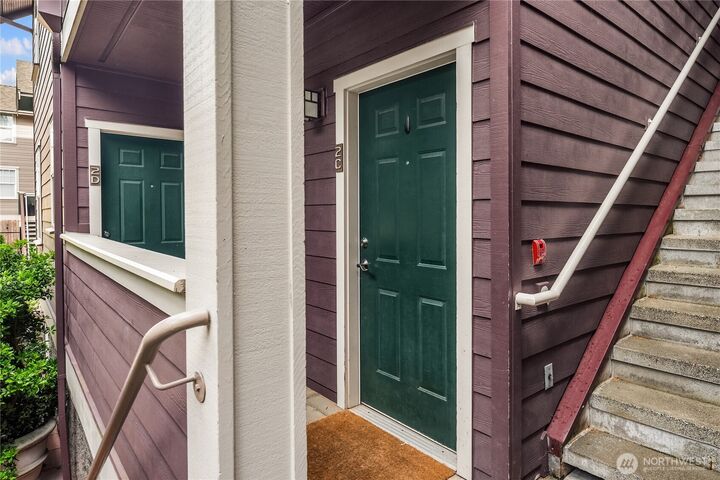 Property Photo:  5430  California Avenue SW 2C  WA 98136 