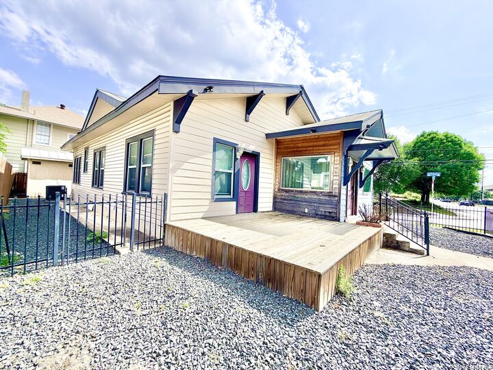 Property Photo:  702 E Euclid Ave  TX 78212 